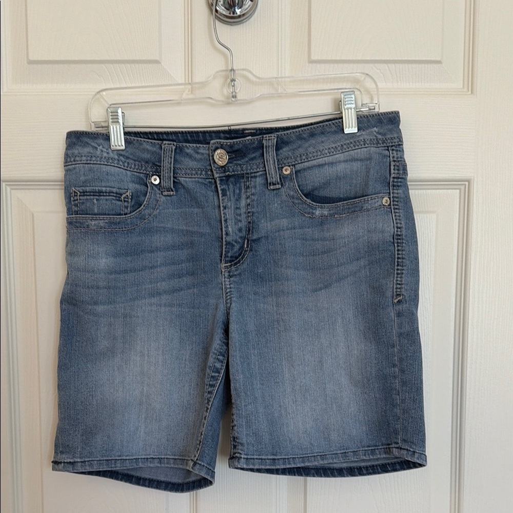 Classic Women's Denim Shorts - Light Blue